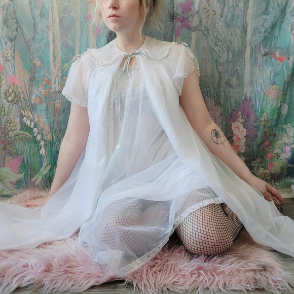 𝙲𝚕𝚘𝚜𝚎𝚝 𝙱𝚘𝚘𝚔𝚖𝚊𝚛𝚔 𝙴𝚝𝚑𝚎𝚛𝚎𝚊𝚕 𝚅𝚒𝚗𝚝𝚊𝚐𝚎 - Picture 13 of 15